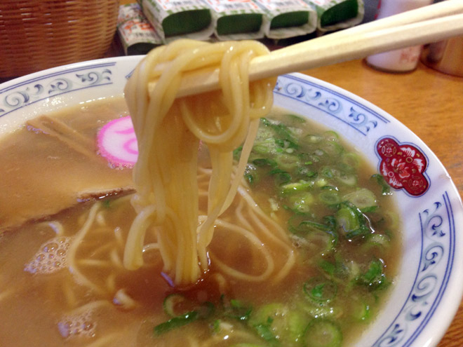 【丸三のラーメン】和歌山ラーメン本場で食す。醤油トンコツだが、意外にあっさり？